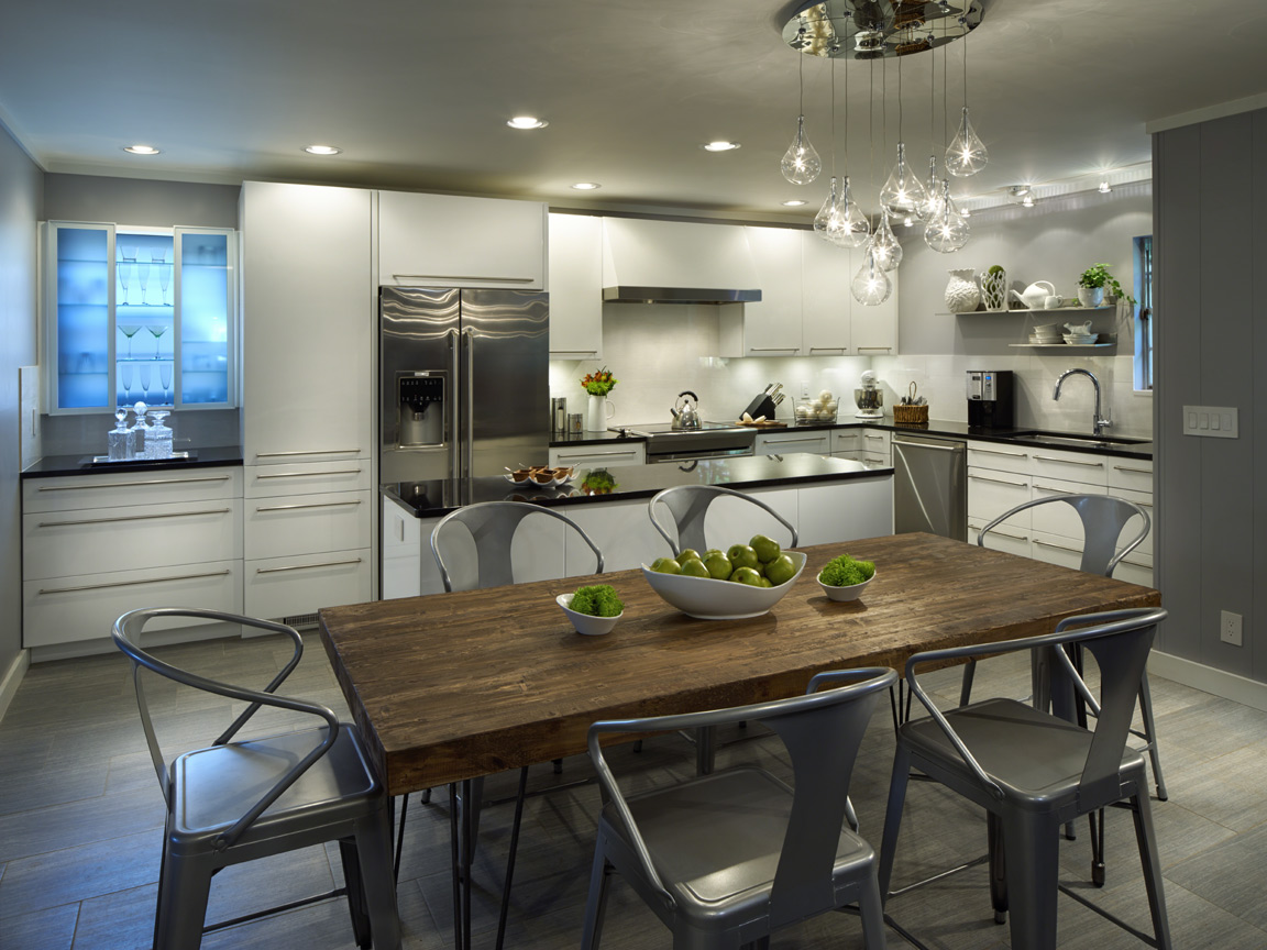 Contemporary Kitchen design and build with high gloss cabinetry