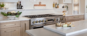 Backsplash ledge for additional kitchen accessory storage